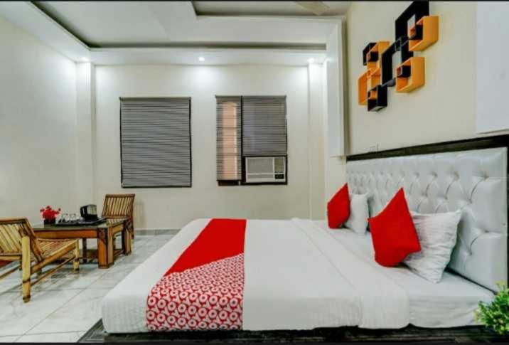 Hotel O Seventy Stay In Sohāna Extérieur photo
